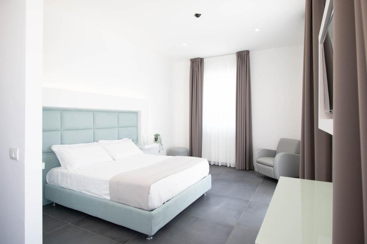 Grand Hotel Serapide ปอซซุออลี ภายนอก รูปภาพ