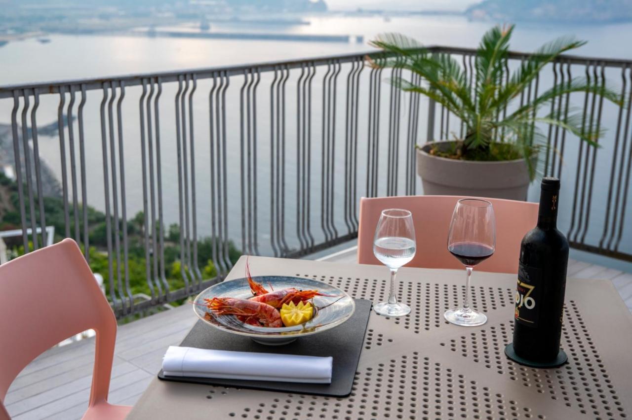 Grand Hotel Serapide ปอซซุออลี ภายนอก รูปภาพ
