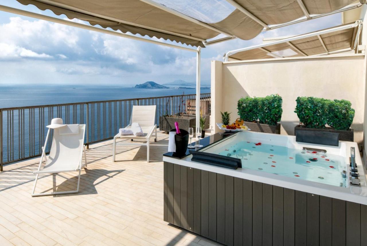 Grand Hotel Serapide ปอซซุออลี ภายนอก รูปภาพ